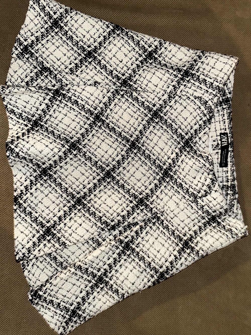 Zara Men White and Black Grid-Pattern Flat Front Shorts